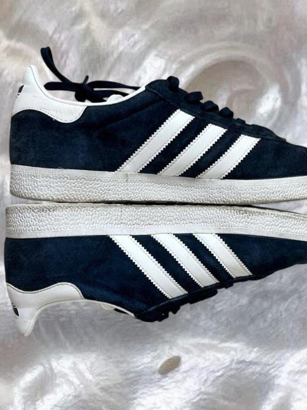 Adidas Gazelle navy blue & white low top sneakers ⭐️ size women’s 8.5 - Picture 2 of 5